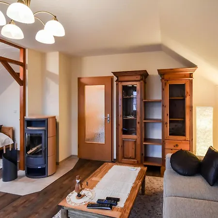 بيت للعطل Ferienhaus-jasmund-direkt-am-nationalpark-jasmund *